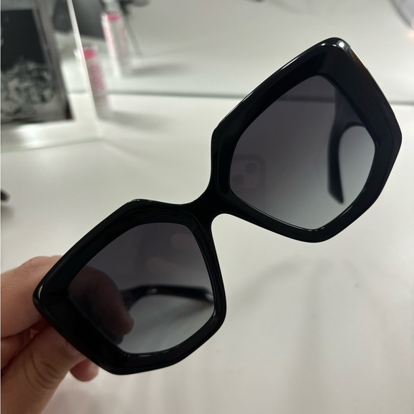 Prada Black Women's Sunglasses - Picture 4 of 7
